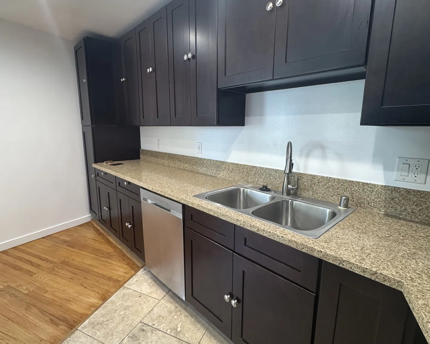 1 bed, 735 sqft, $2,690 — Photo 4