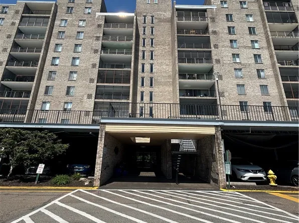2160 Greentree Rd APT 400W, Pittsburgh, PA 15220
