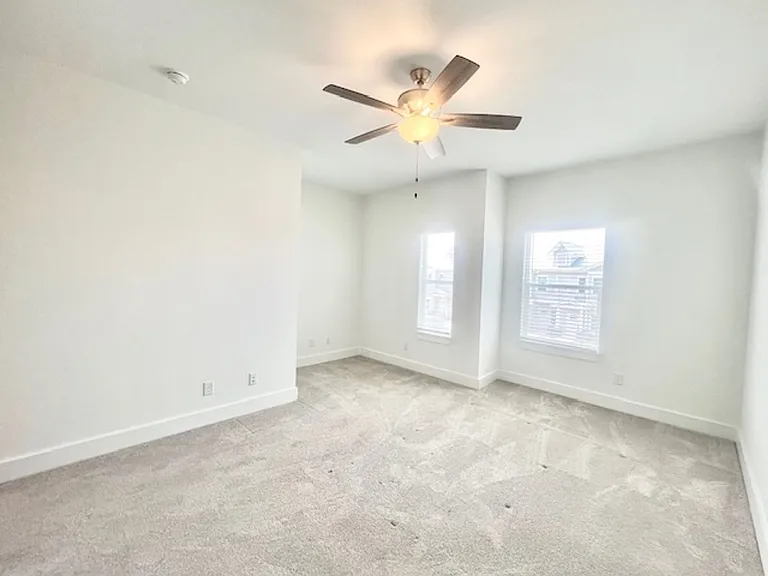 107 Date Palm Ln — Photo 12