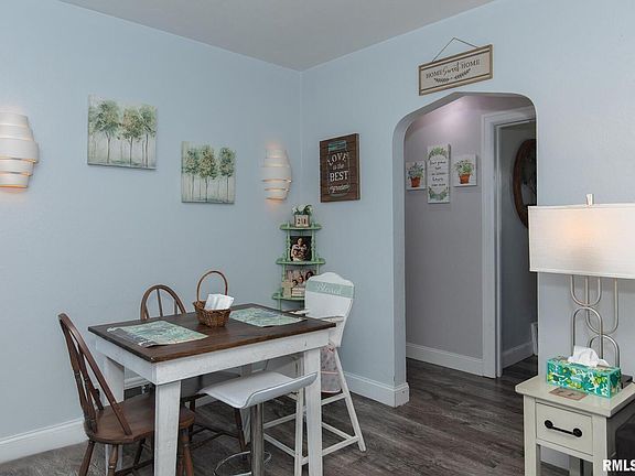 4th image of 2252 Bellevue Ave