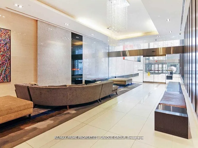 386 Yonge St #1707 — Photo 22
