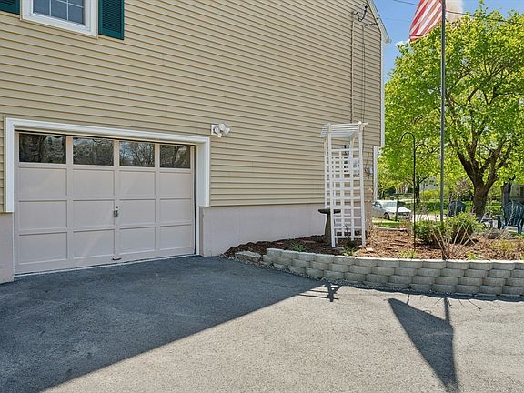 4th image of 25 Elm Ct