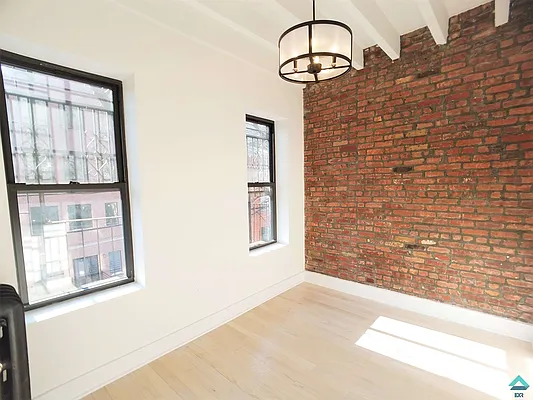 Rented by EXR | media 16