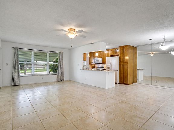 4th image of 230 High Point Court #C