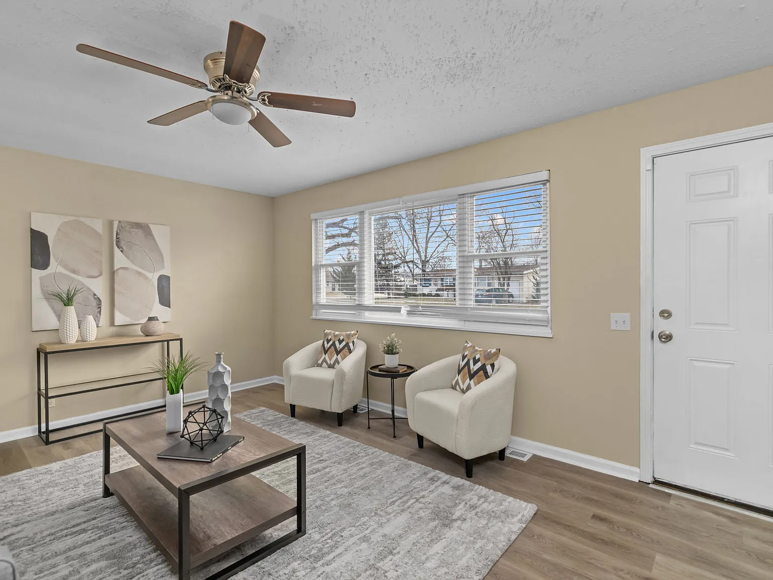 3 bed, 1049 sqft, $1,800 — Photo 4