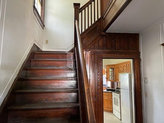 Bedrooms are being painted. Photos to come later