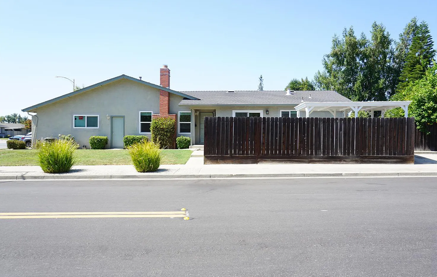 2296 Cherry Ave — Photo 4