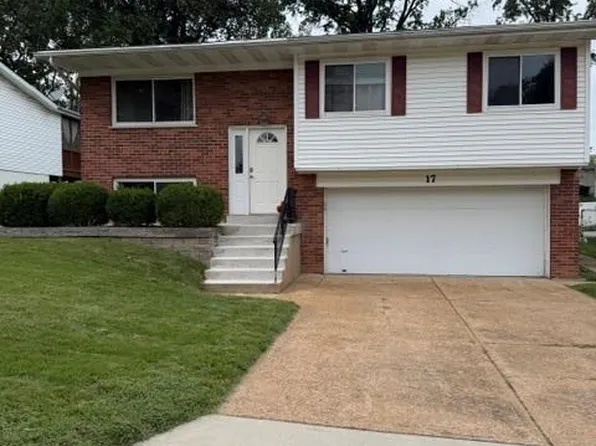 17 Saint Lawrence Dr, Ballwin, MO 63021