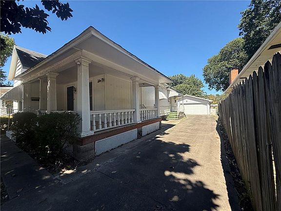 3rd image of 714 W 8th St