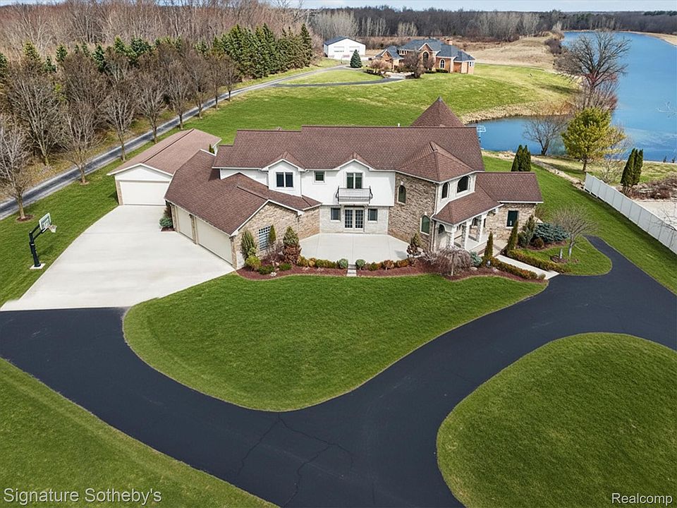 1st image of 7455 Groveland Rd