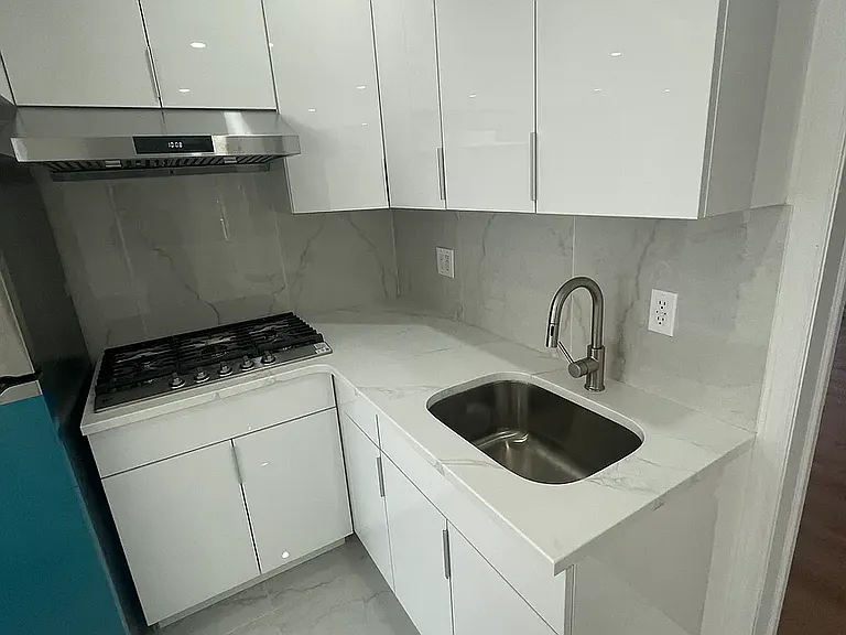 2163 E 17th St #2 — Photo 9