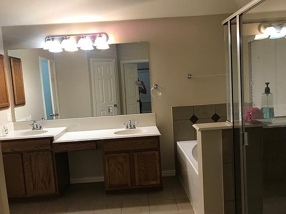 3rd image of 640 Campolina Dr