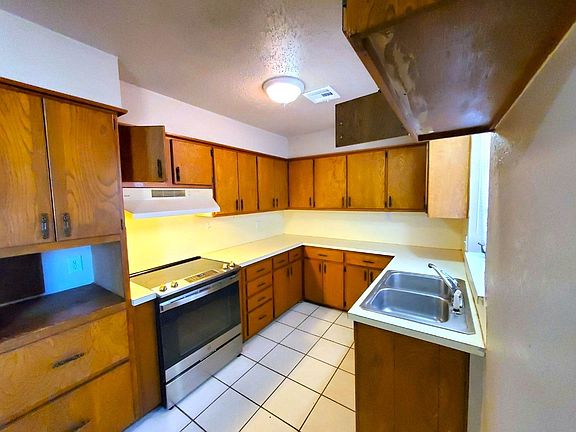 5th image of 261 E Key Blvd