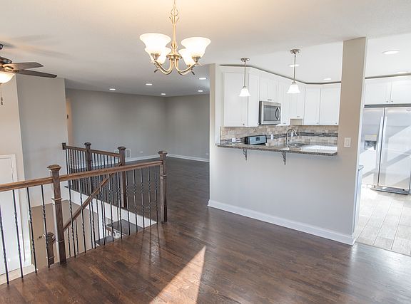 3rd image of 5332 Arlington Cir