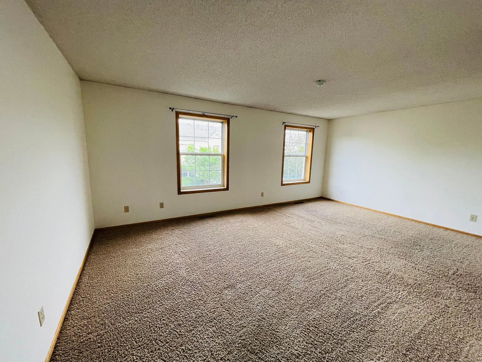 1946 Bluestem Ln — Photo 4