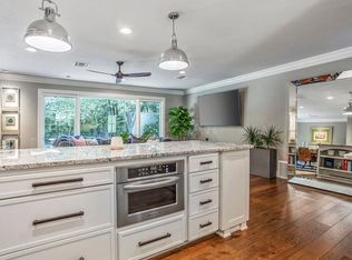1727 Westminster Pl, Nichols Hills, OK 73120