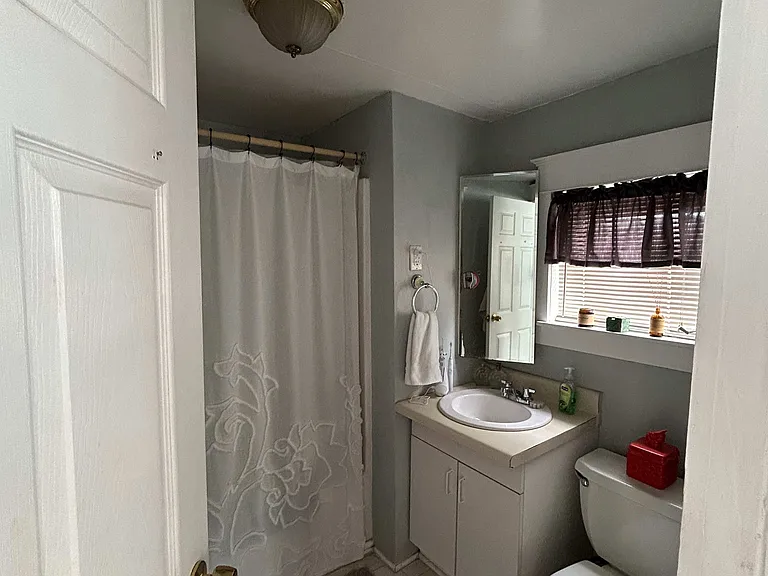 332 Lang Ct N — Photo 10