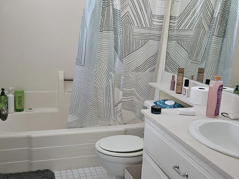 S Greenwood Pl — Photo 9