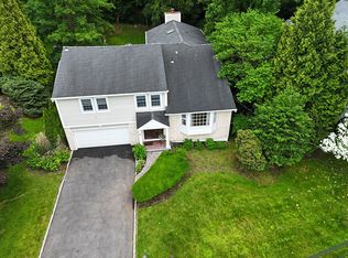 25 Harlan Dr, New Rochelle, NY 10804