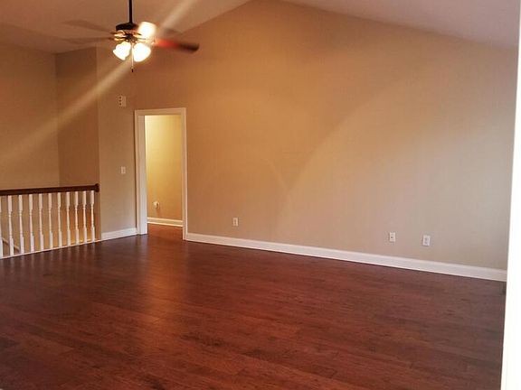 4th image of 5915 Stonebridge Ln