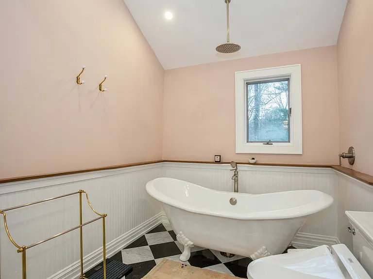 150 Kings Point Rd — Photo 12