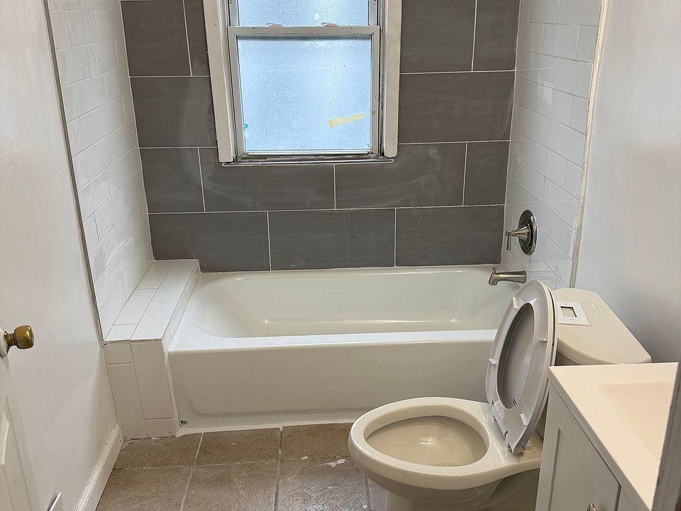 2nd image of 16531 Burnside Ave #1