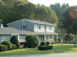 27 Thayer Rd, Hampton, NH 03842