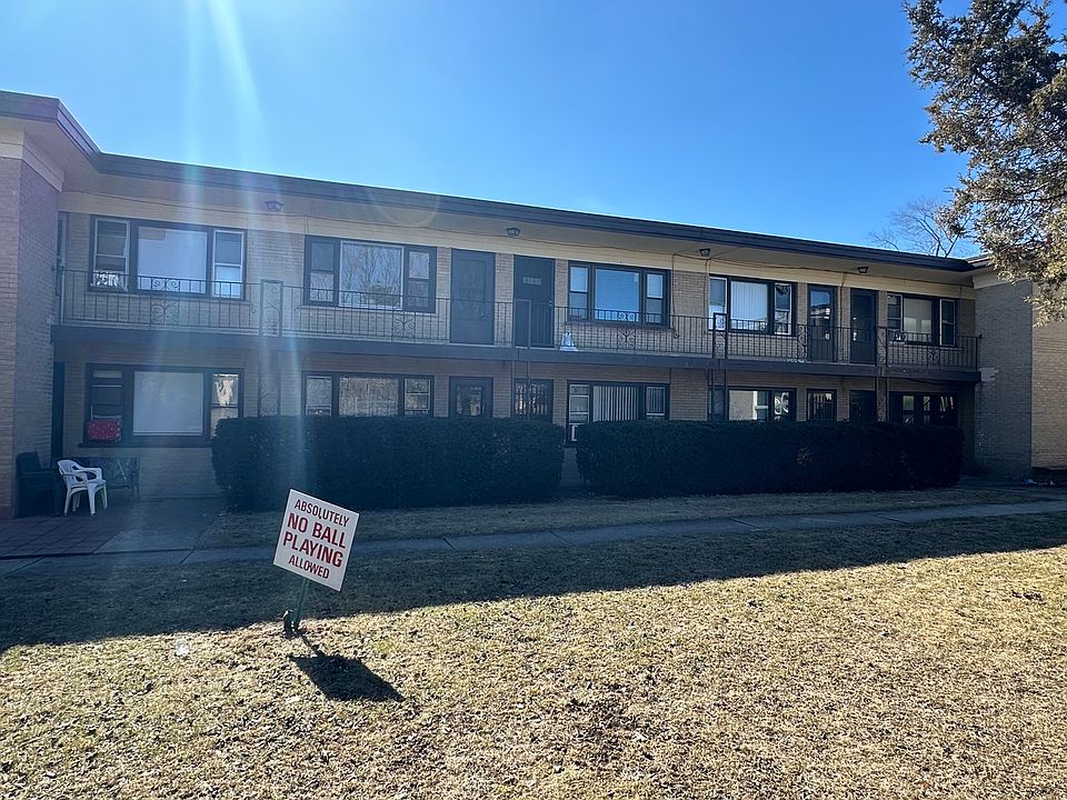 2nd image of 19 King Arthur Ct APT 11