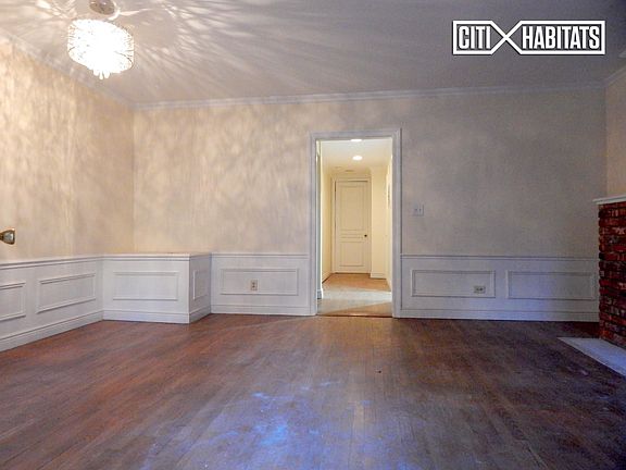 3rd image of 61 W 82nd St APT 1B