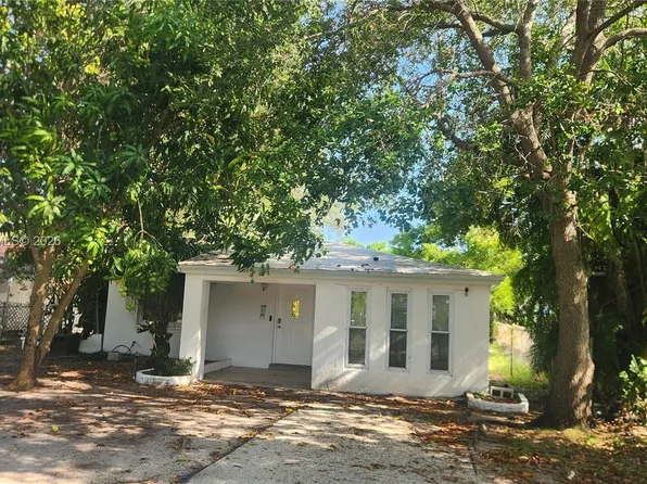 2174 NE 182nd St, North Miami Beach, FL 33162