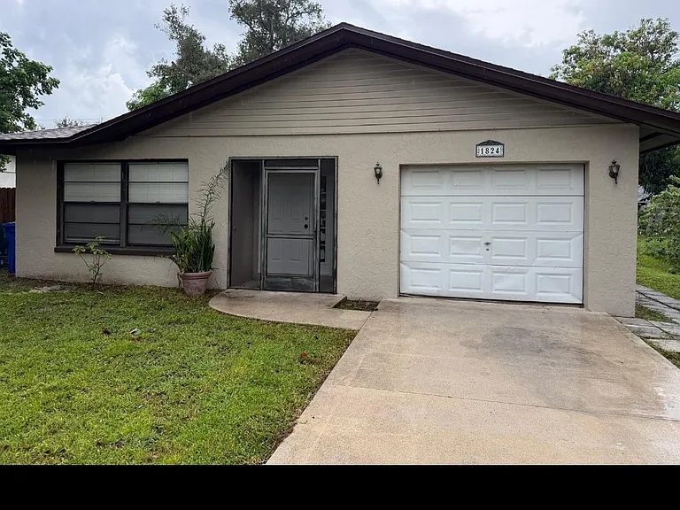 1824 Coronado Rd — Photo 2
