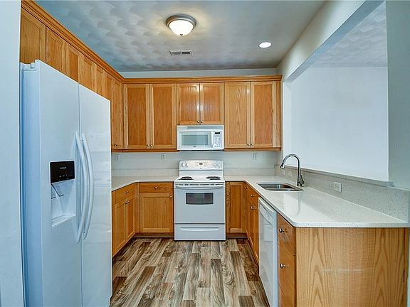 2nd image of 2223 Potters Rd