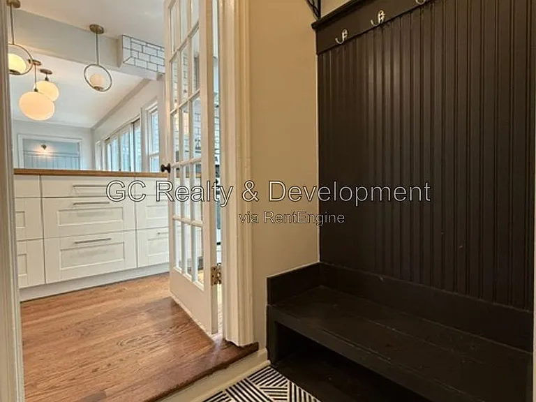 255 Crest Rd — Photo 26