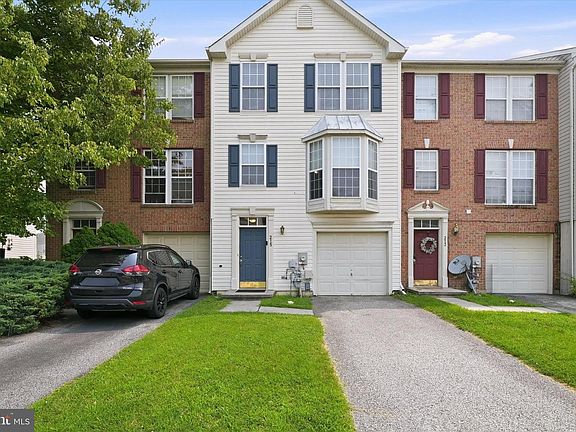 4th image of 215 N Bridlewood Dr