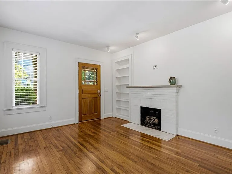 927 Park Ave SE — Photo 7