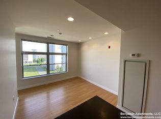 609 Albany St #4F, Boston, MA 02118