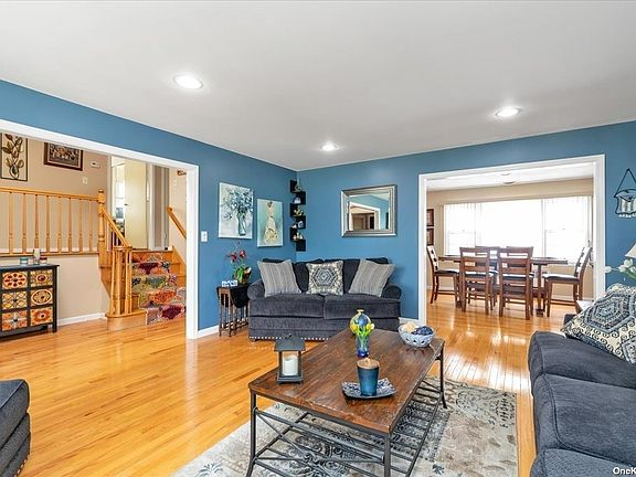 3rd image of 2786 Bay Dr