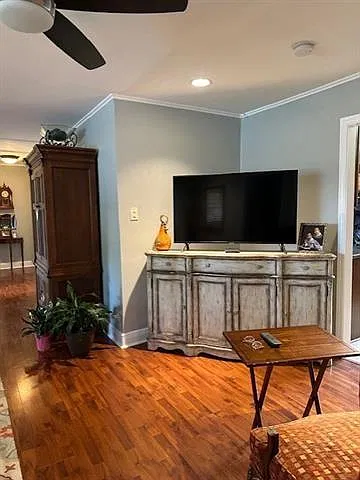 3 bed, 2.0 bath, 1290 sqft, $1,950 — Photo 3