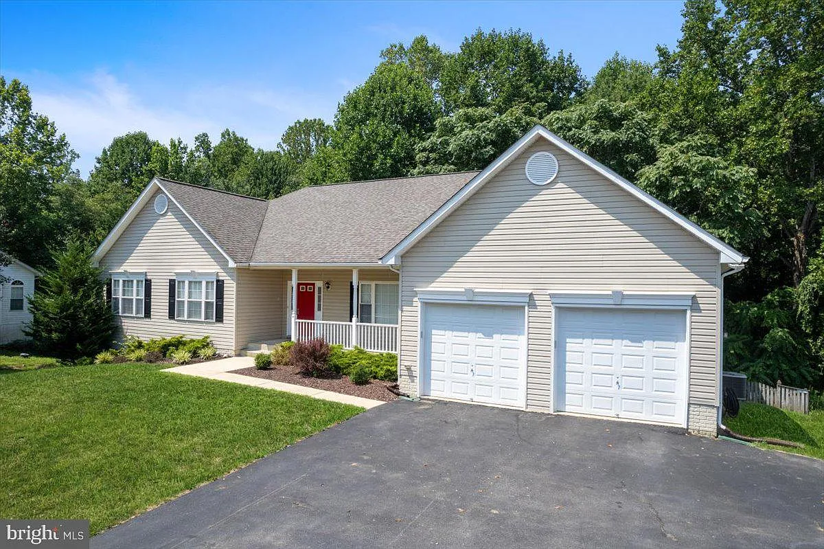 6 bed, 3.5 bath, 5180 sqft, $4,200 — Photo 3