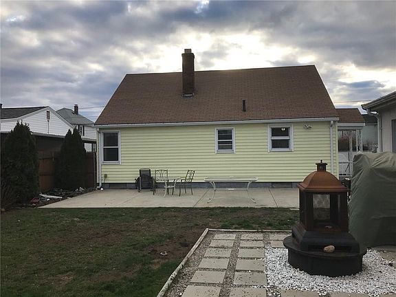 3rd image of 14 Donnelly St