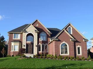 48348 Binghampton Dr, Northville, MI