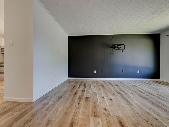 5th image of 1656 Brentmoor Dr