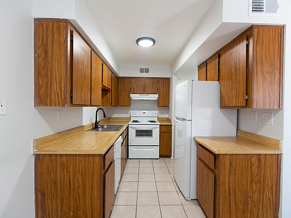 2nd image of 2026 S Hammond Dr APT 208