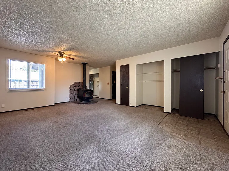 470-725 Reservoir Way — Photo 3