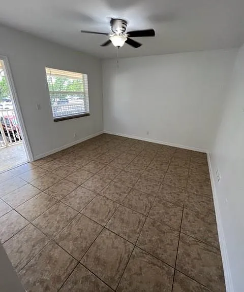 2640 NE 8th Ave #17 — Photo 2