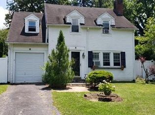 124 Berkley Rd, Devon, PA 19333