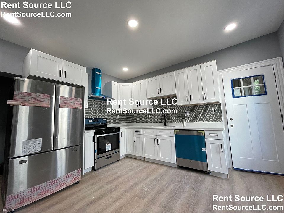 18 Lyons St. Watertown Shared Unit Photo 1