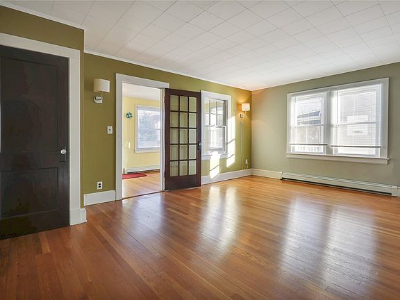 5th image of 62 Church St