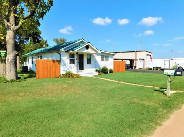 924 E Jefferson St, Crescent, OK 73028