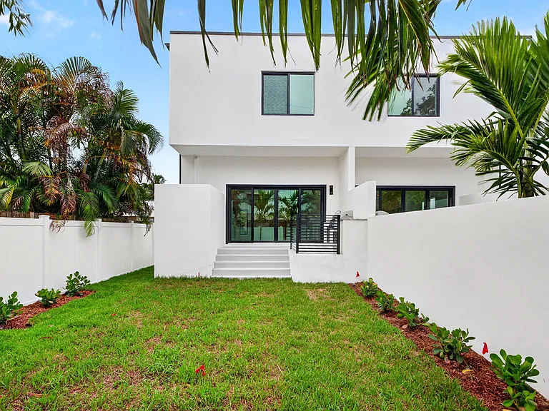 507 SW 11th St — Photo 54